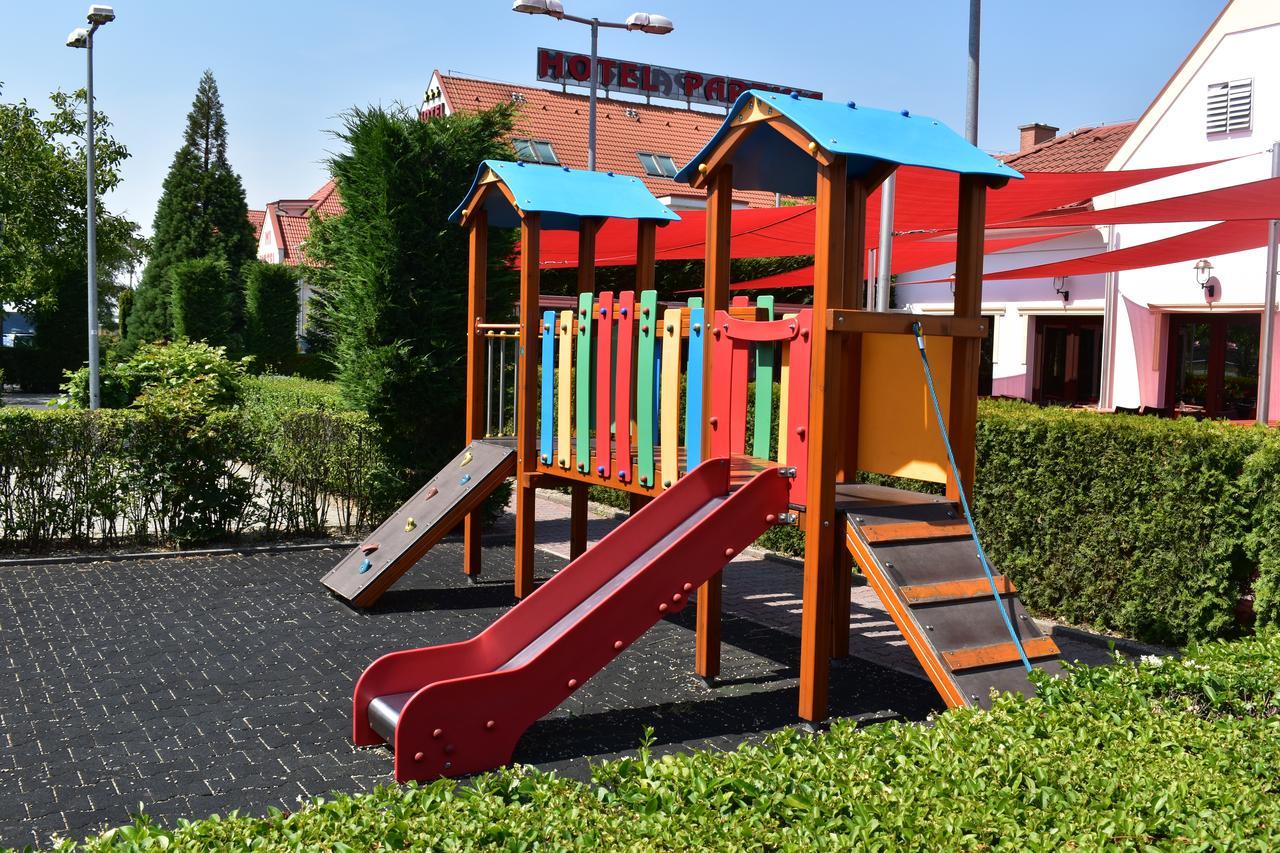 Paprika Panzio Bed & Breakfast Hegyeshalom Exterior foto